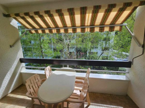 Studio Cozy à 3 min de la Plage avec Parking et Balcon - FR-1-550-74